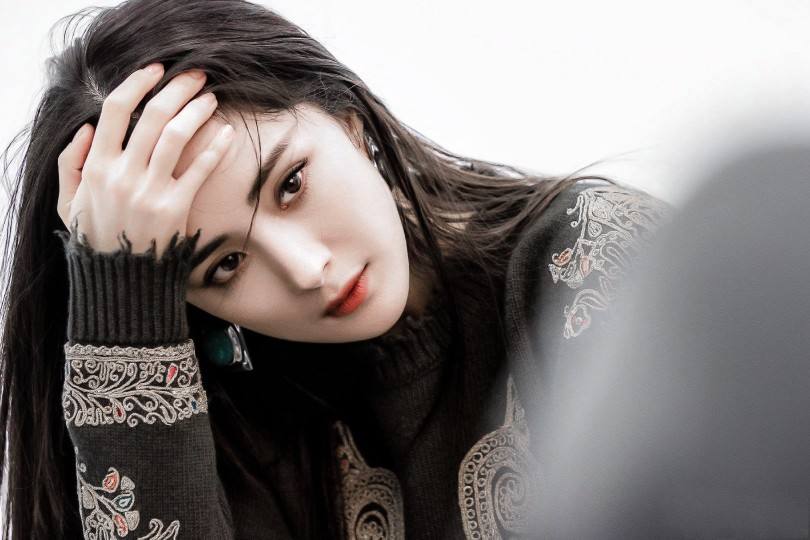 表面“人间清醒”，实际生活却一团糟，这些女星实在令人尴尬