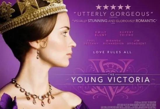 电影《年轻的维多利亚女王》：“总有些人天生比其他人幸运”