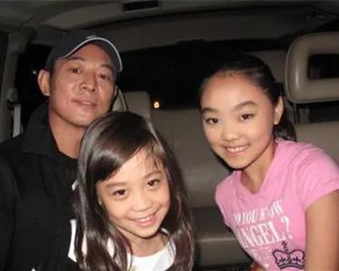 李连杰曾说起自己老婆：执掌资产却不买乱花，只关爱闺女和李连杰