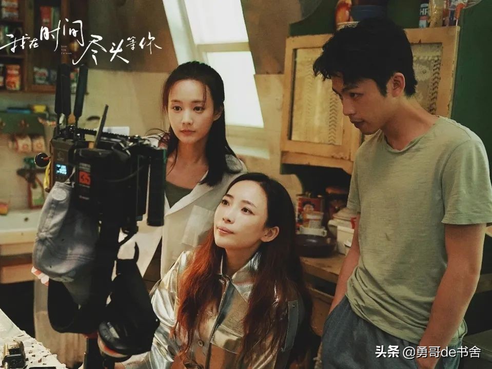 白敬亭置顶8年的微博里，藏着她的秘密