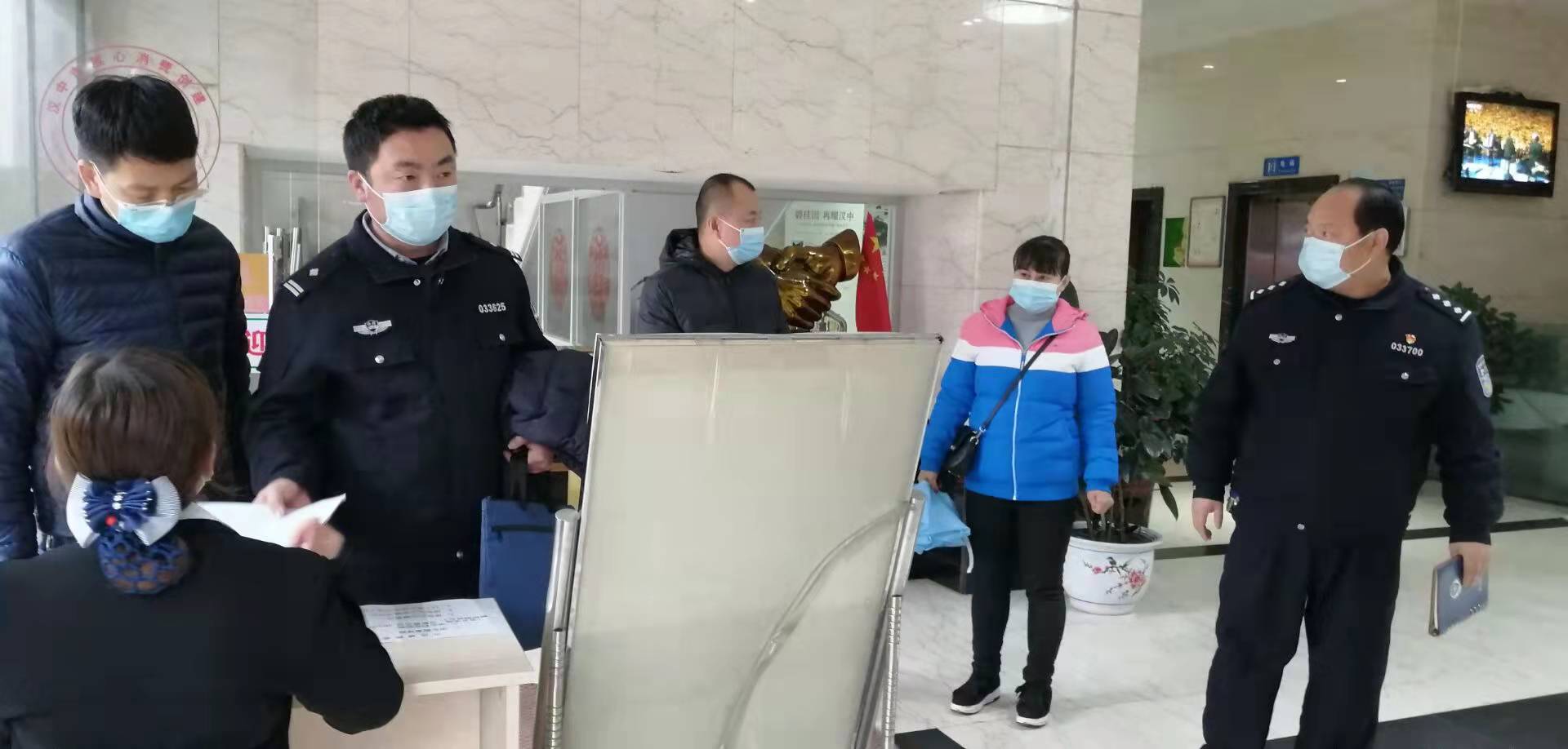 略阳县公安局深入包抓片区检查指导疫情防控工作