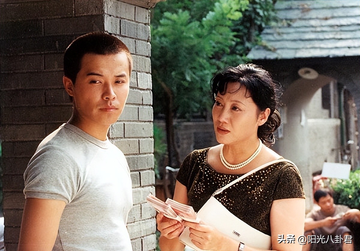 初见时青葱少年，再见时“人间油物”，这6位男星集体把路走窄了