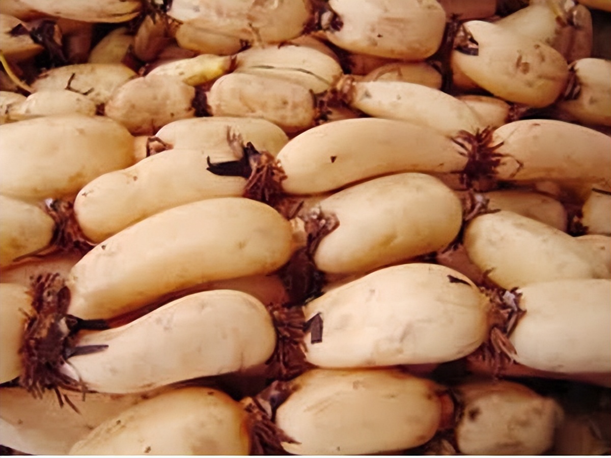 进入夏天后不想做黄脸婆，不妨多吃这4种食物，润肤美颜、气色好