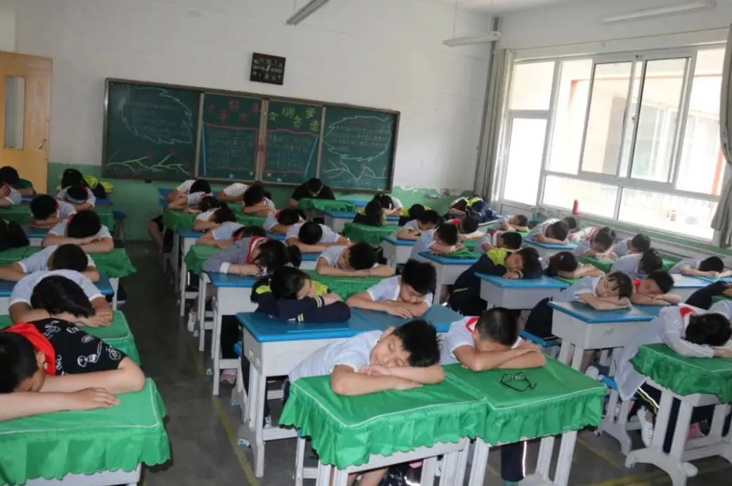 教育部发布通知，中小学生上课时间将有变化，老师上班时间不变