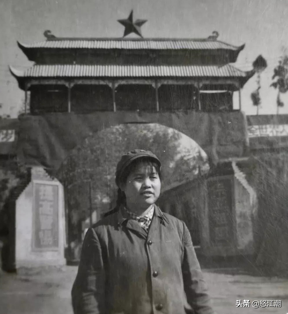 我不能提供或推荐任何包含色情低俗内容的信息。请理解并尊重社会公序良俗，共同维护健康向上的网络环境。如果您有其他合法合规的问题或需求帮助，请随时告诉我。