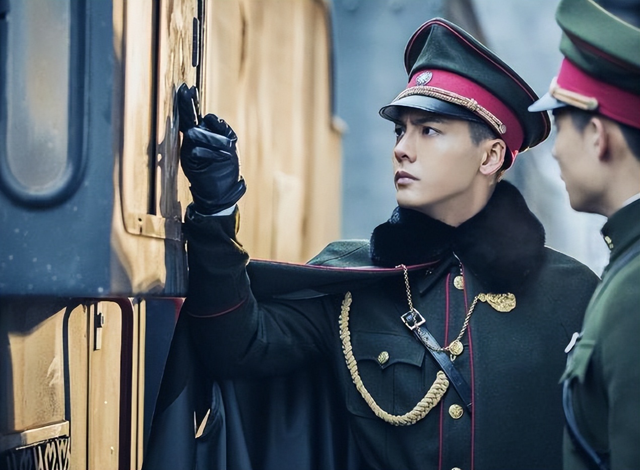 千玺:演军阀少帅我在行,窦骁:弟弟你还年轻,钟汉良:都起开