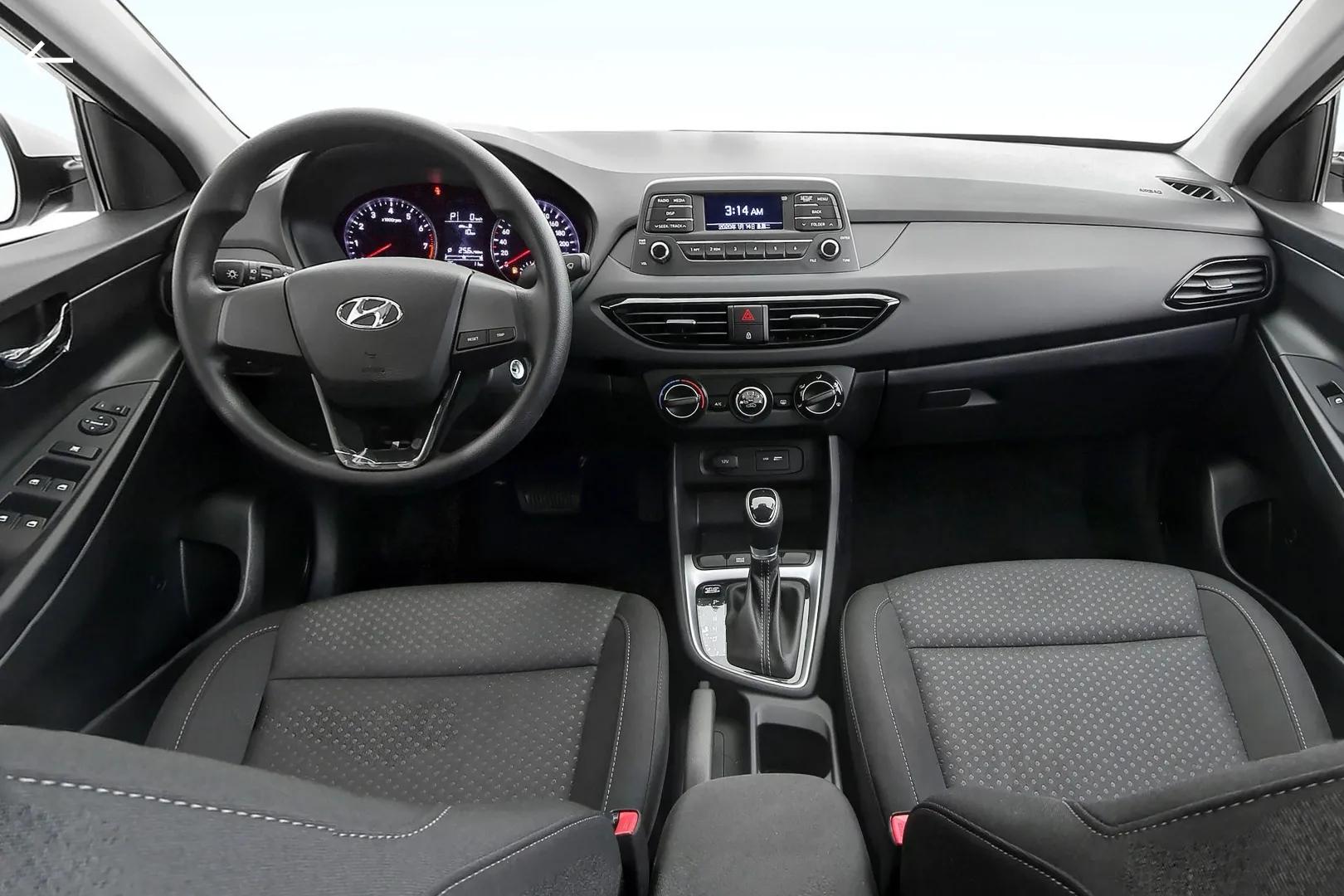 6自动挡多少钱(家用代步性价比最高的合资车,现代悦动1.