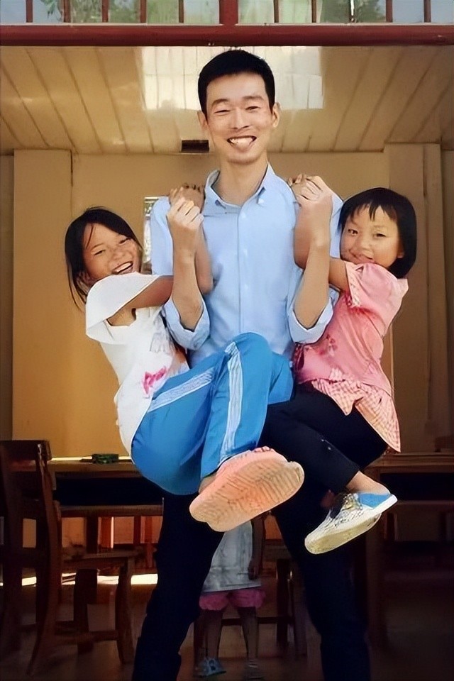 放弃美国百万年薪，回国当村官拿1450月薪的“耶鲁哥”，后来怎样