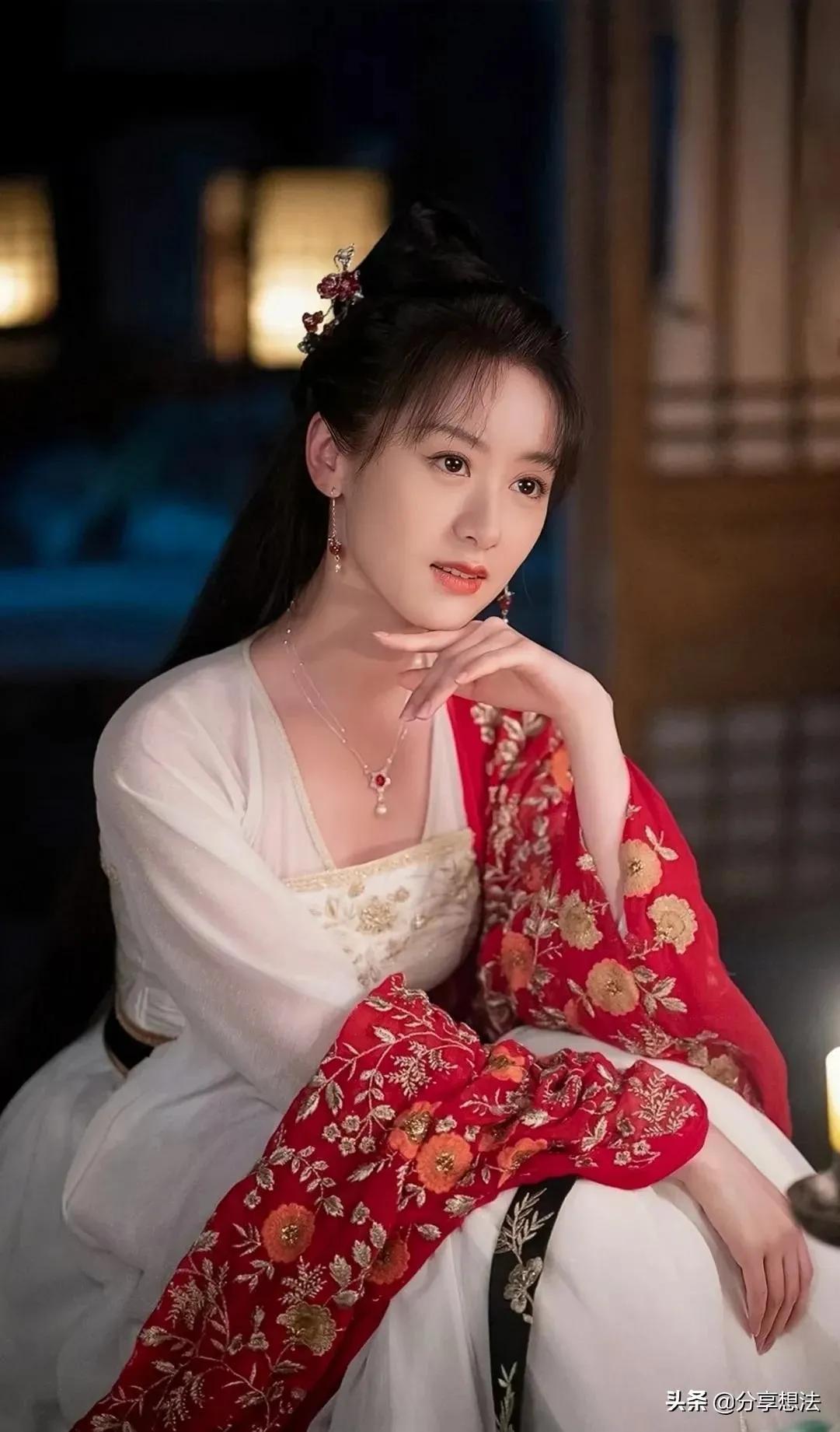 赵露思和袁冰妍的古装造型，谁更美