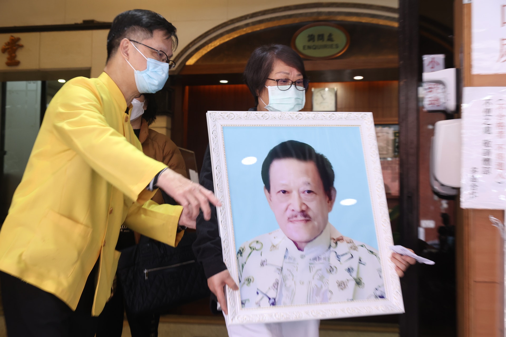 刘德华干爹离世，对方女儿公开致谢：我家每次遇难题，华仔都帮忙