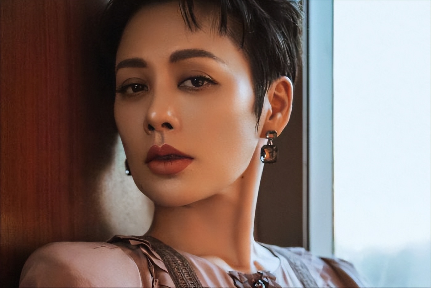 易烊千玺等，这些明星竟然都有编制