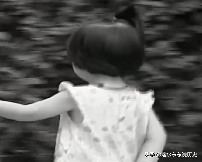 湖南19岁养女高考金榜题名，私下却与富爸爸相认，被骂忘恩负义