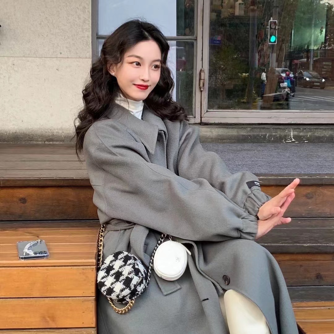 短款毛呢外套下身搭配图片(几组好看毛呢穿搭时髦又显贵)