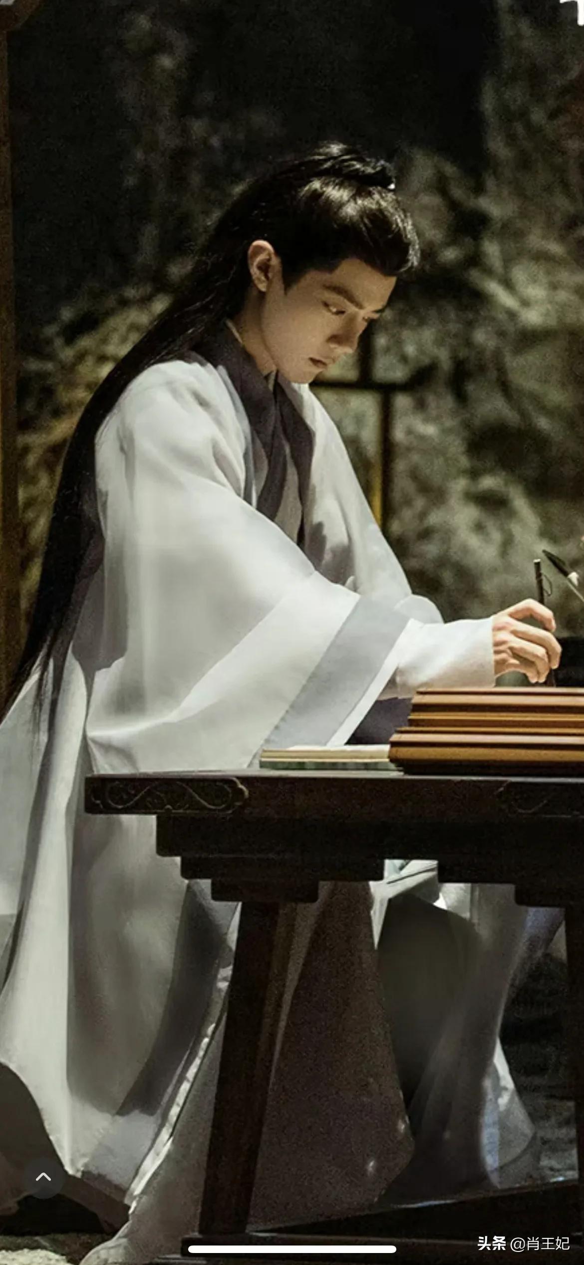 桃桃的一组生图,肖战的眼睛真好看,灵气逼人鲜花与少年绝配