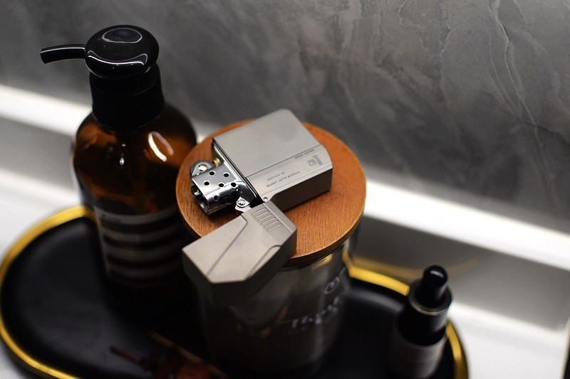 棱角分明 个性十足 fegve费戈钛合金打火机