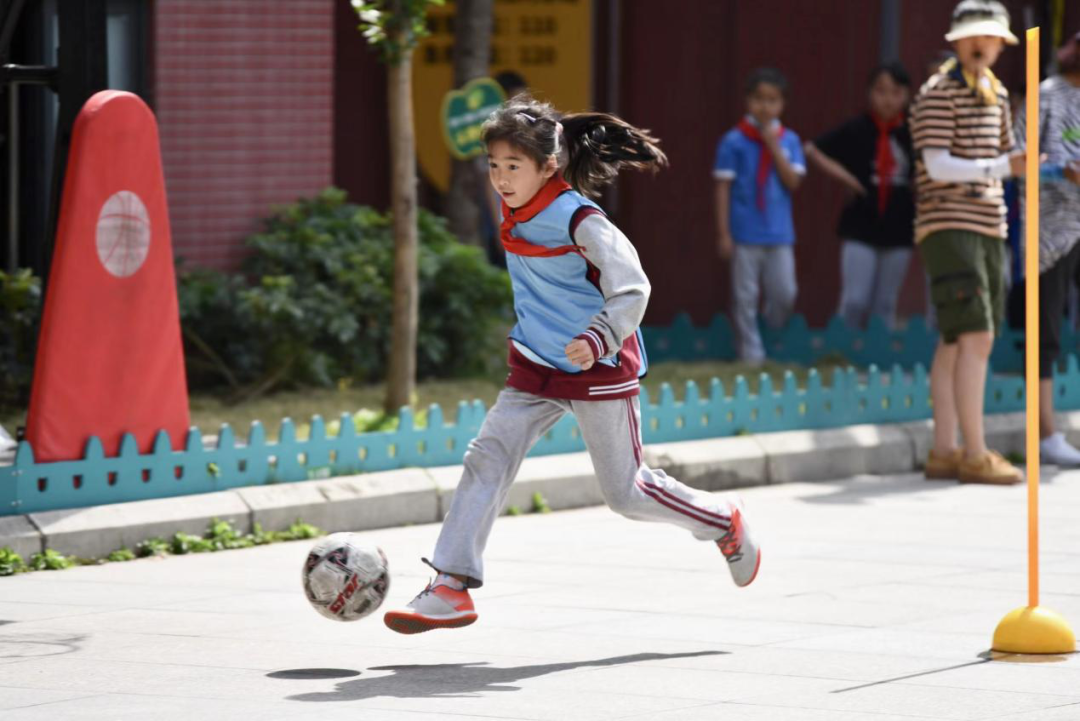 阳光体育 快乐足球｜棠小（南区）举行2022体育节足球技巧挑战赛