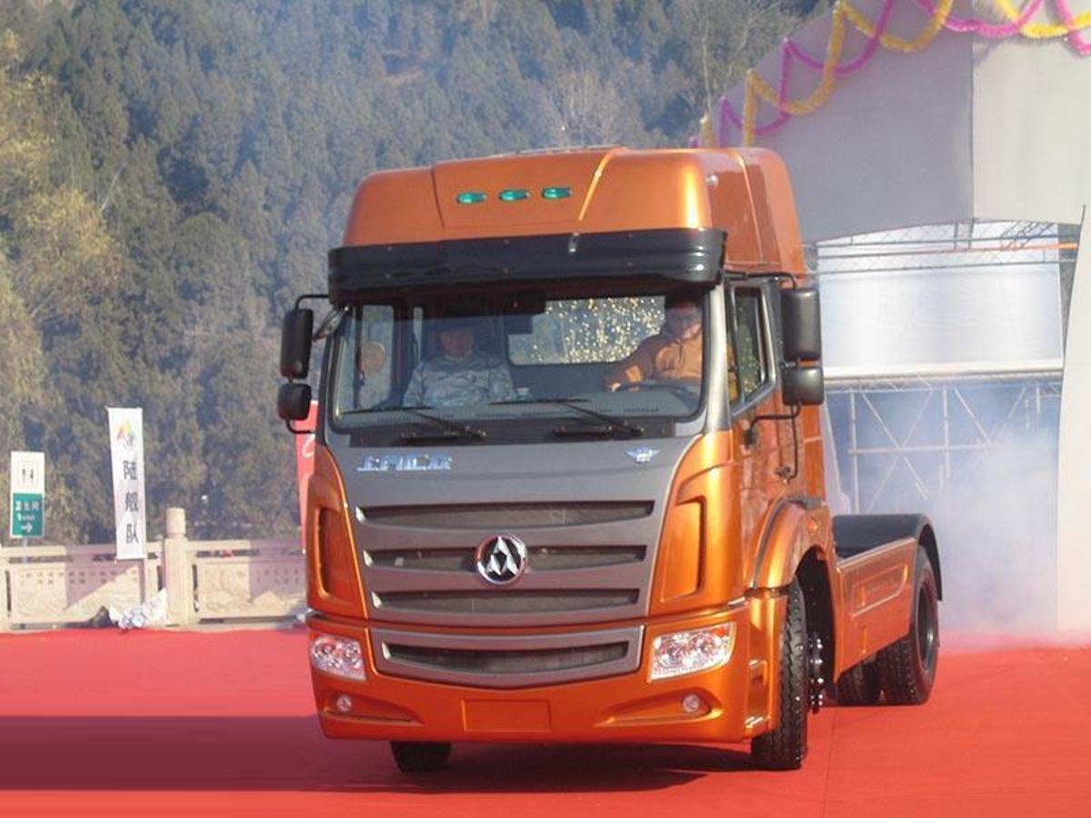 上汽红岩的"兄弟" 上海汇众/南汽凌野