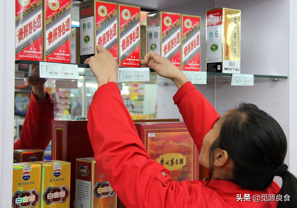 酿造白酒像蒸馒头，酱香和浓香搞明白了，酒桌上吹牛也就有了话题