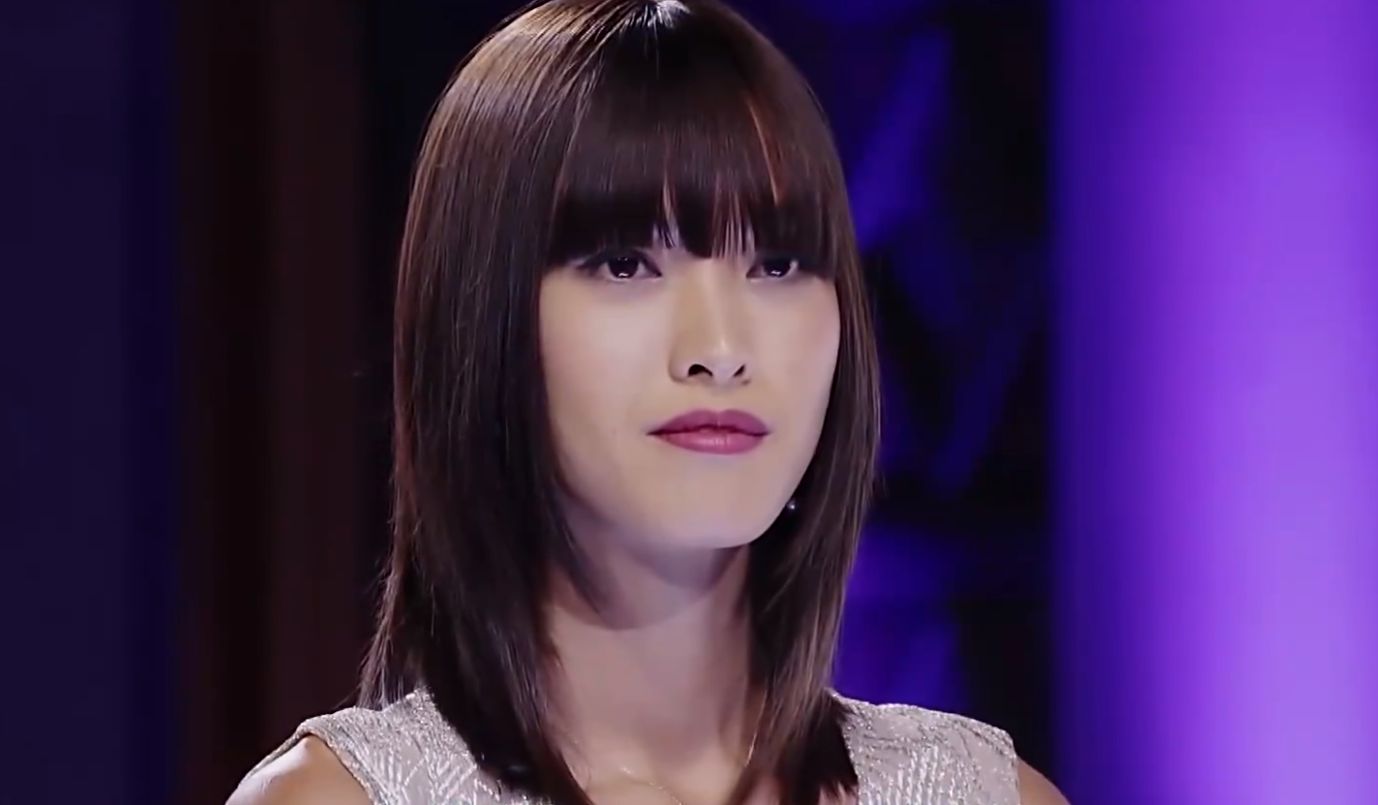 她不承认自己是中国人，被网友怒怼，仍想回来捞金