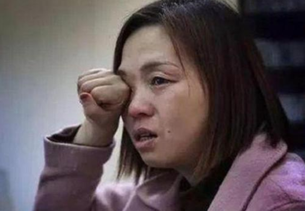 2003年农村姑娘考了399分，被人冒名顶替上大学，母亲催她查到底