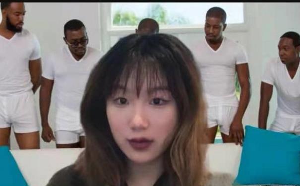 网课可以自设“背景图”，学生假装自己在国外上课，老师忍俊不禁