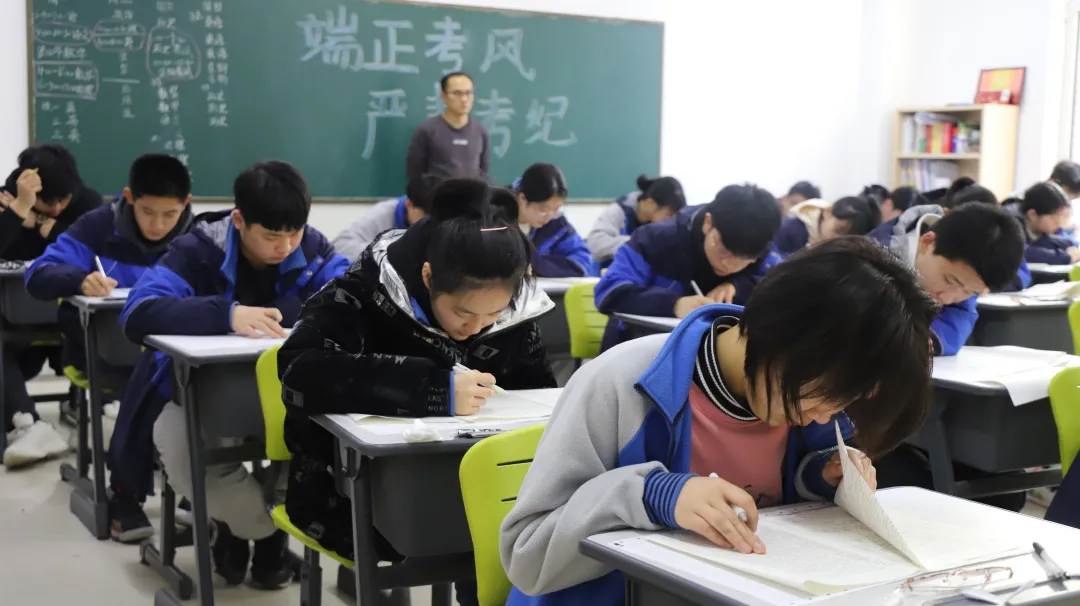 策马扬鞭，只争朝夕 | 恒德学子迎来期末考试