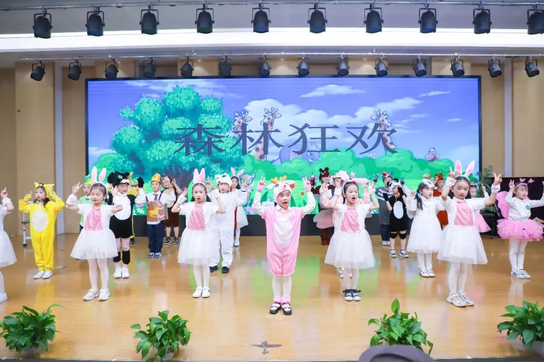 花田花绽，阅读悦心｜双流区黄甲小学举行读书节之阅读表演赛
