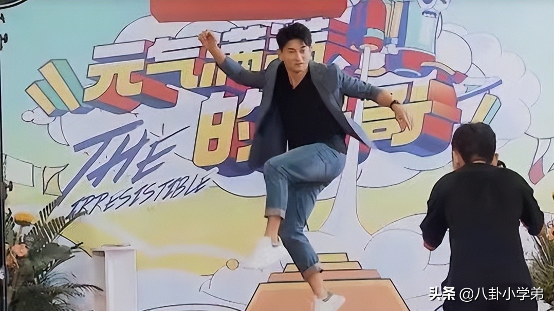 “冻龄男神”都是假的！脸肿僵硬、笑不出来，不服老是真的不行