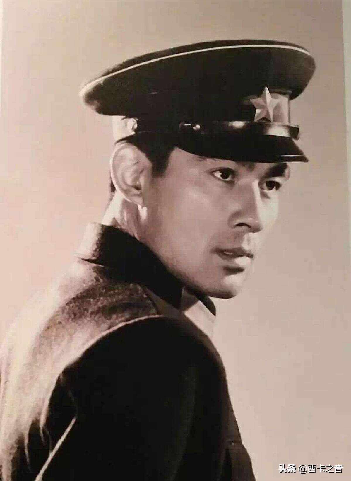 朱时茂年轻的时候真的是帅.浓眉大眼,高挺的鼻梁,一看就器宇不凡.