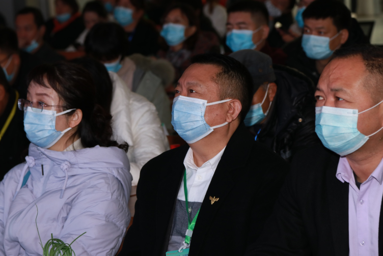 “玩美工坊”签约“豆状元”，共建新行业、新生态发展新模式