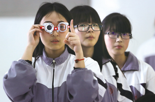 高考体检要求学生“全脱掉”？高三学生难以接受，医生：你想多了