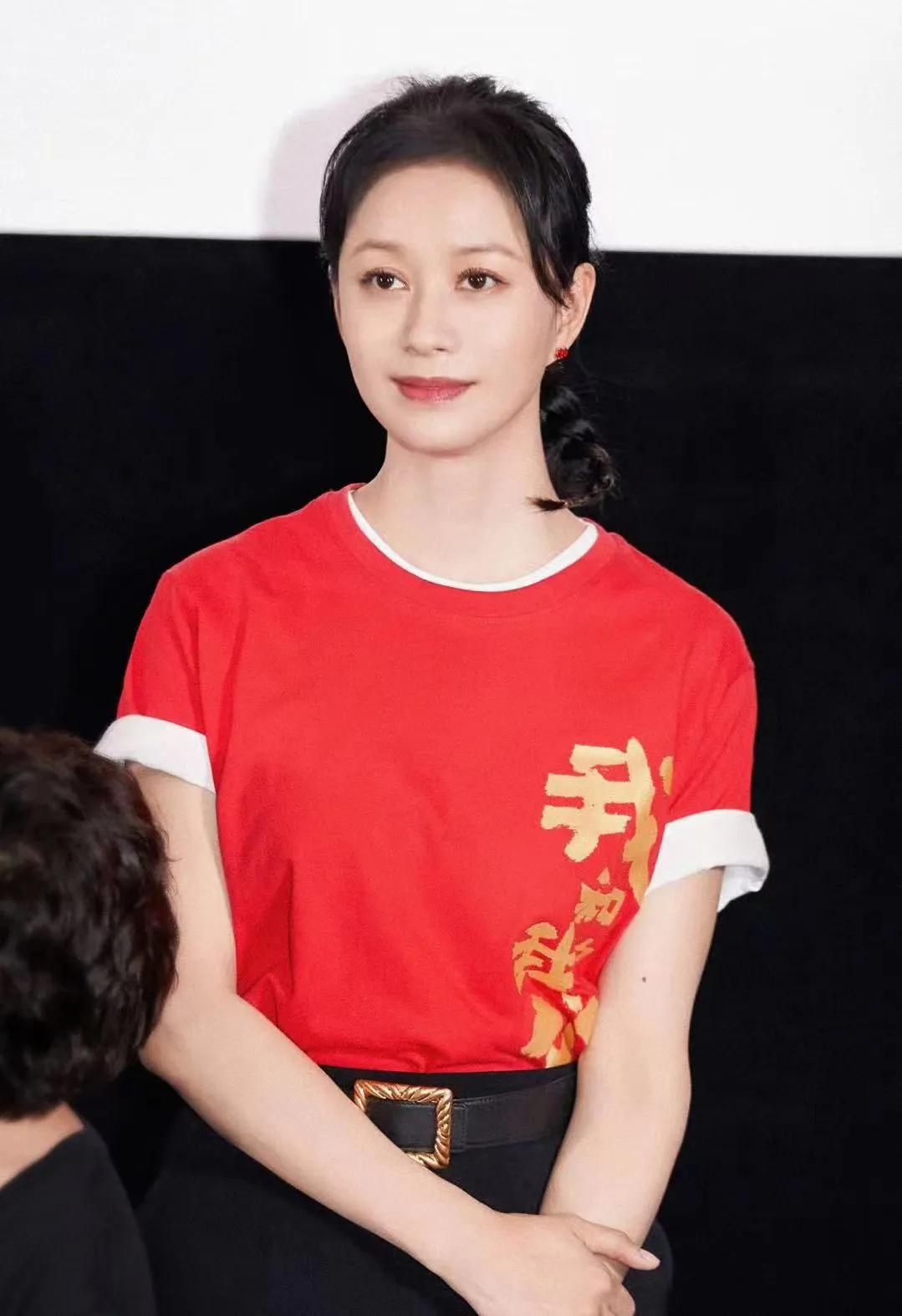 倪虹洁，15张精美的照片