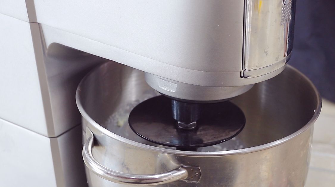 天气寒冷，碰到这面包，我绝不手软，包上大鸡腿，吃着真过瘾