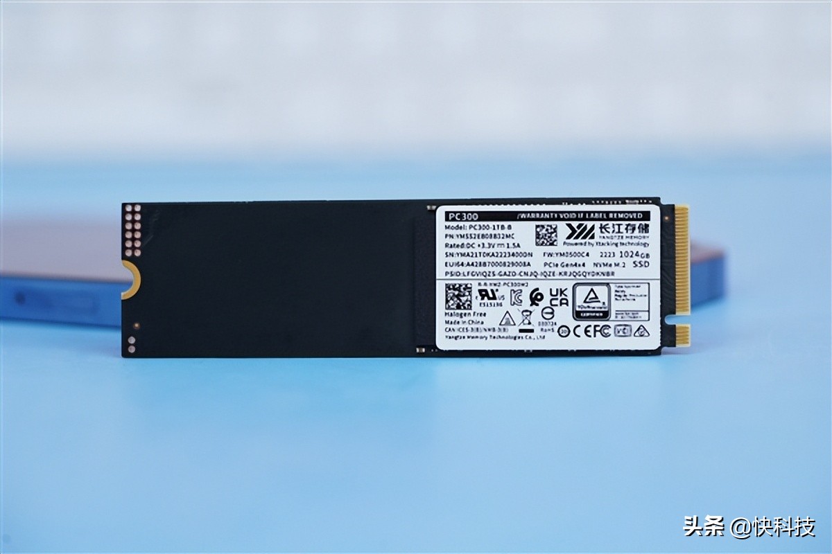 长江存储PC300 1TB版图赏：飚出3.9GB/s