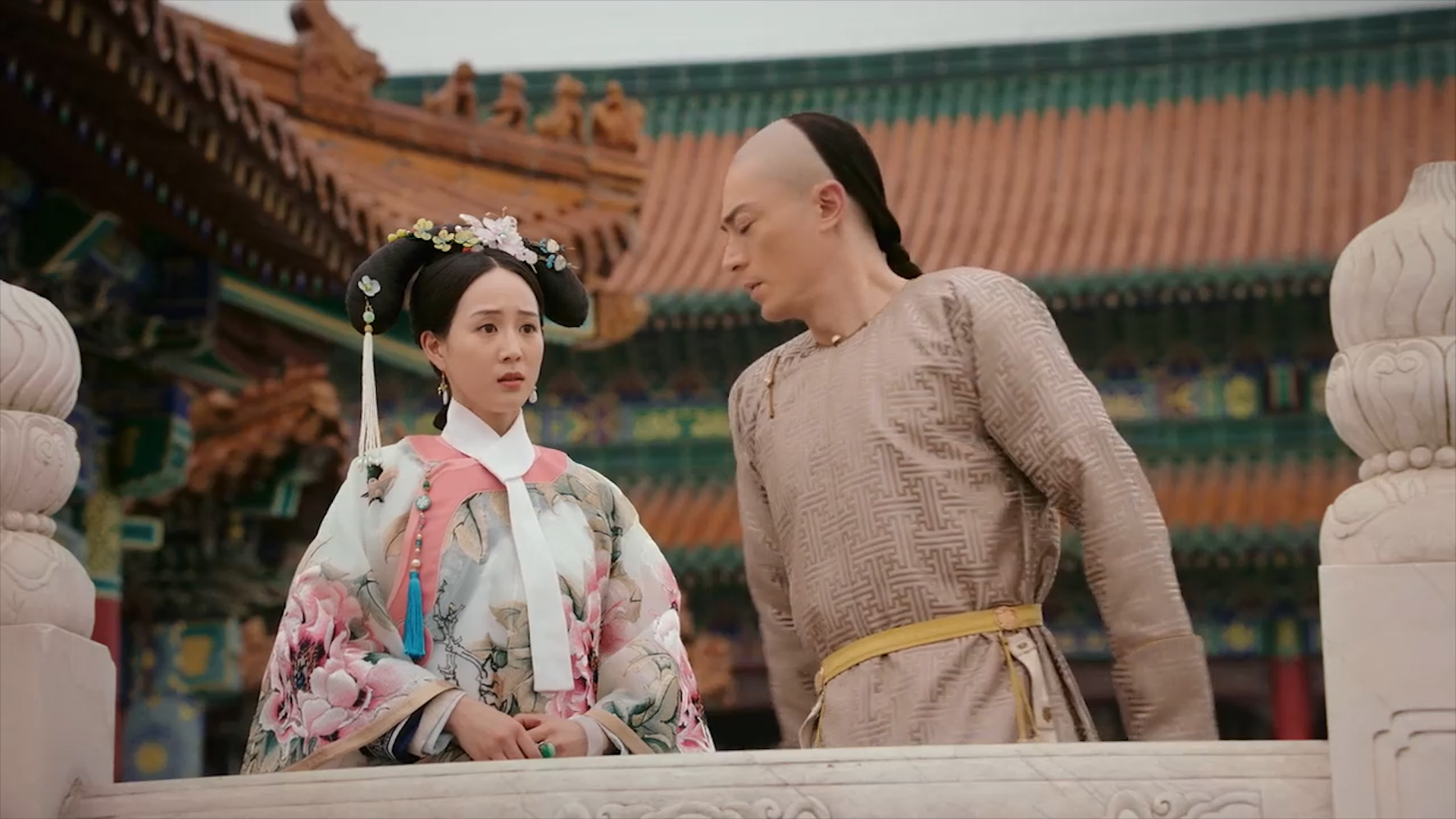 八种造型竟讲完了海兰的一生：争宠只靠描眉，至死不爱渣龙