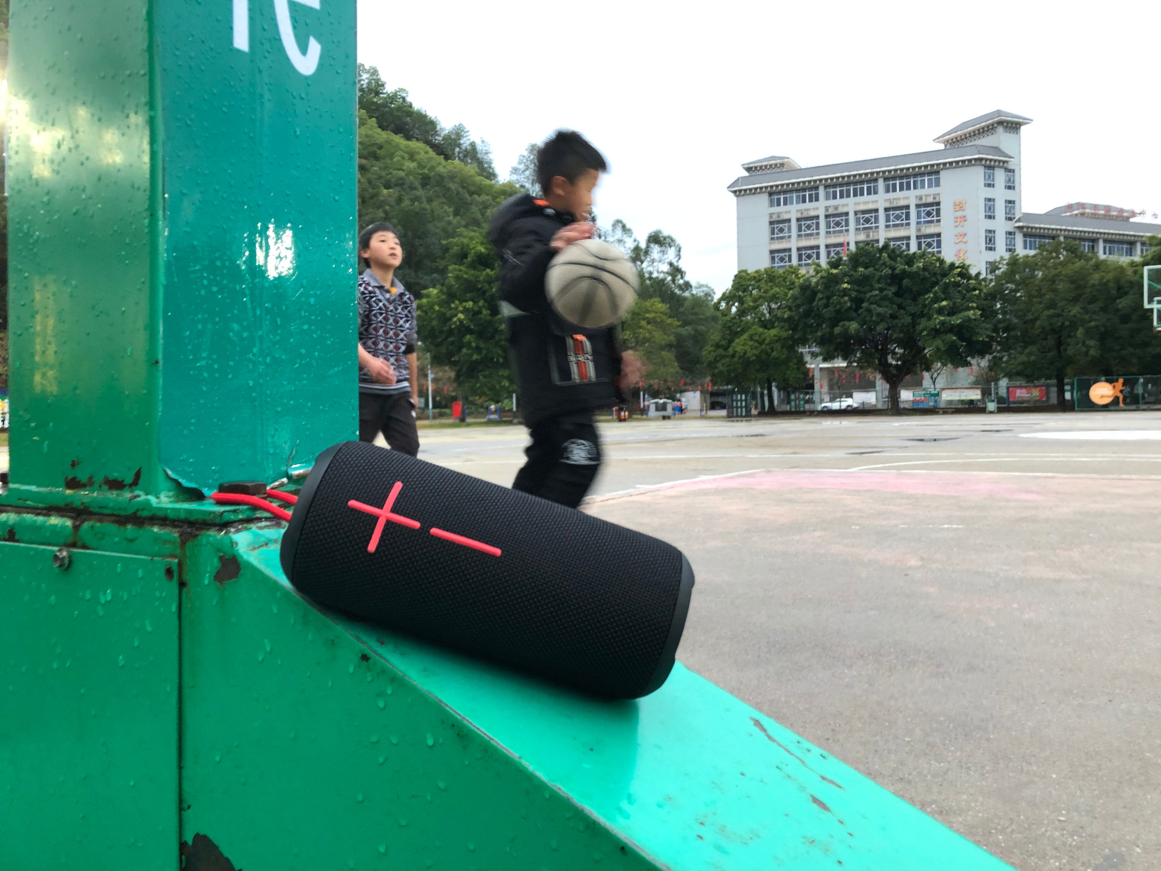 IPX7级防水，环绕立体声Sanag M12S Pro音箱表现出色