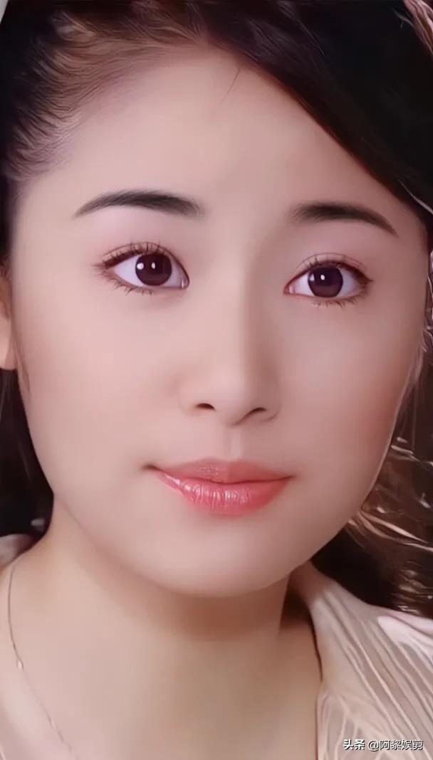 林心如年轻时真漂亮