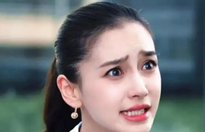 同样饰演职场女精英，把陈数、姚晨和杨颖放在一起，差距就出来了