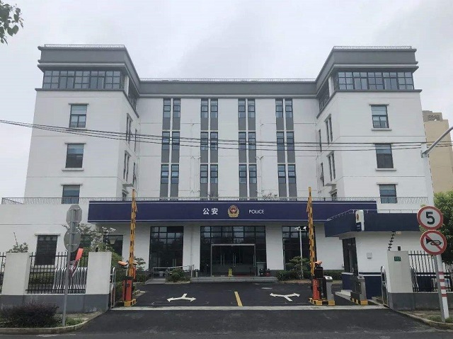 2000年，江苏女工人在车库偶遇收养16岁孤儿，15年后被回报1530万