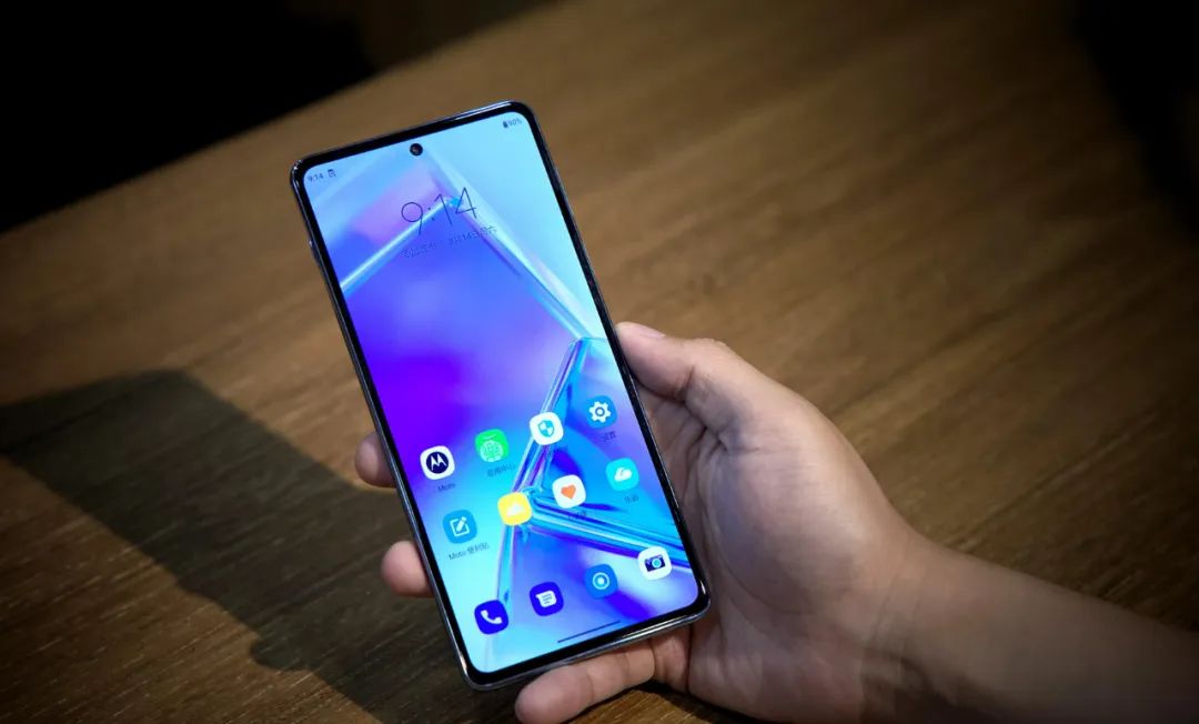 1500左右买什么手机好？这三款性价比都很高