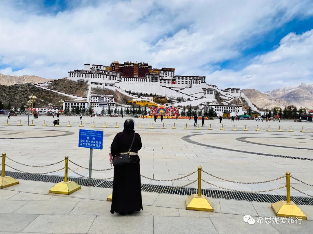住进世界上最高的一家瑞吉度假村，在离天空最近的地方做一个梦