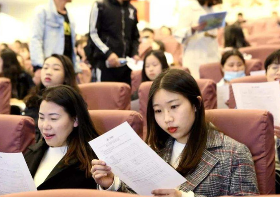 大学入党跟成绩无关，“决定权”在2人手中，大学生应该尽早了解