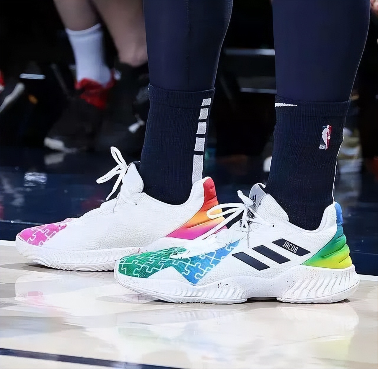 nba哪些球鞋实战好(Adidas全明星球员本赛季穿了哪些实战篮球鞋？NBA赛场上脚合集)