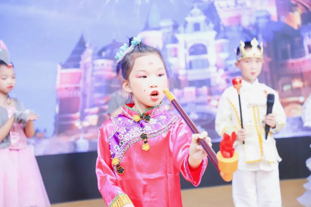 花田花绽，阅读悦心｜双流区黄甲小学举行读书节之阅读表演赛