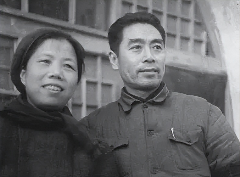 清华大学幼儿园园长之子，央视主持32年0失误，为何61岁依旧单身