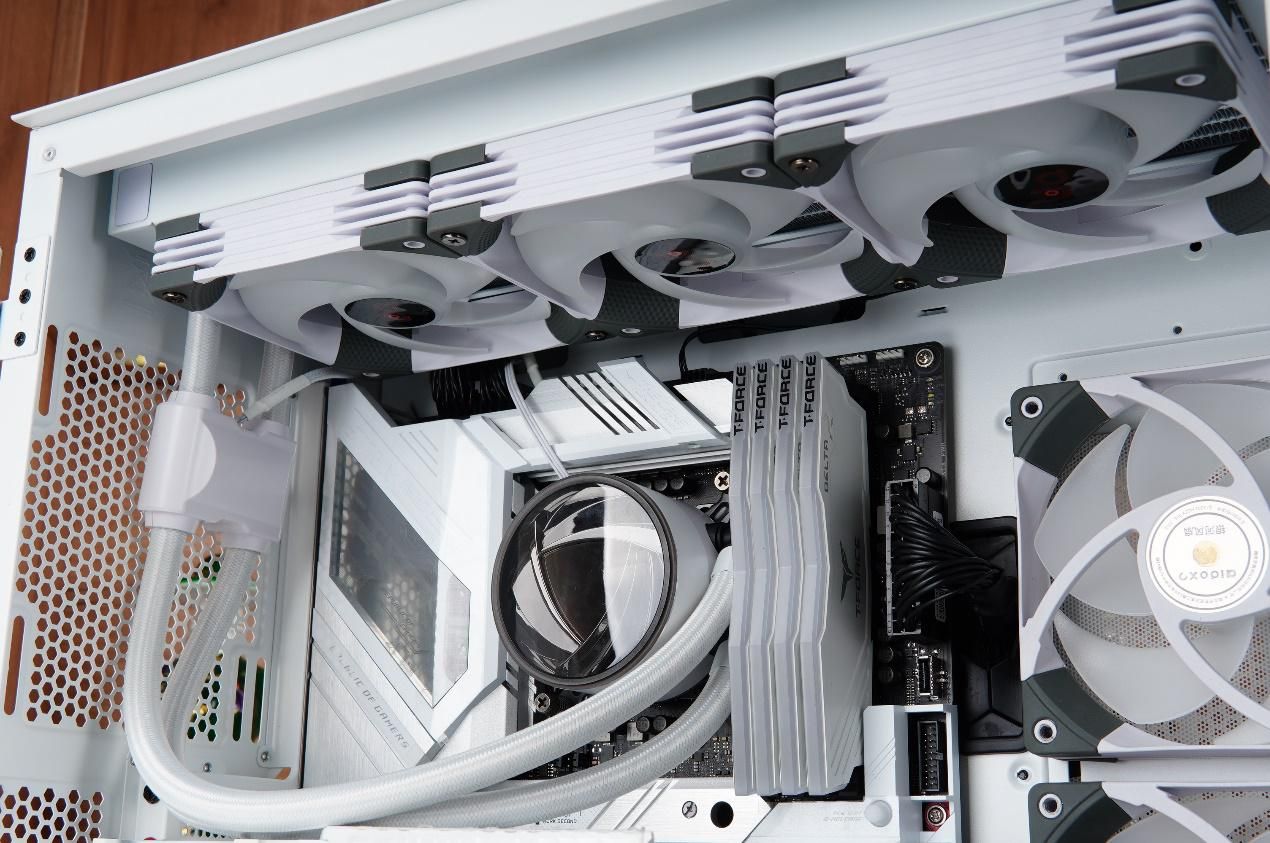 颜值绝对有保证，爱国者K200纯白主题装机配置推荐