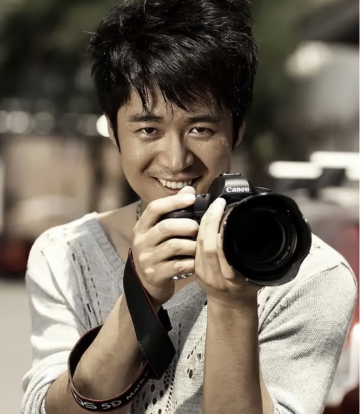 悲情男主尚于博:28岁从高楼一跃而下,只留下18个字和母亲的眼泪