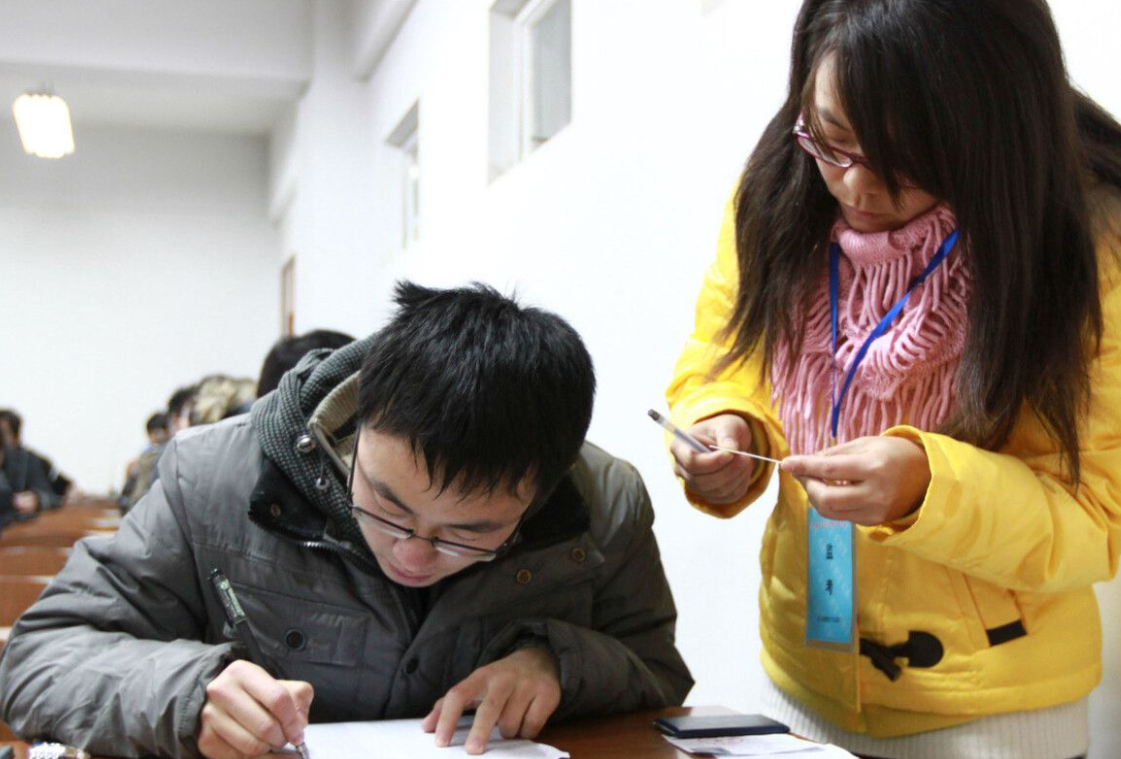 英语四六级考试要求有变，有些学生无法报名，希望你不是其中之一