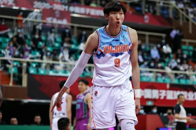 nba发展联盟和cba哪个强(澳洲NBL实力比CBA更强，周琦反而表现出色，说明离NBA不远了)