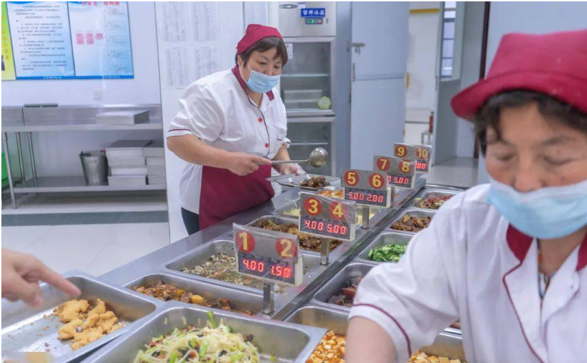 一中学食堂价目表走红网络，与华中农大差距大，网友评论褒贬不一